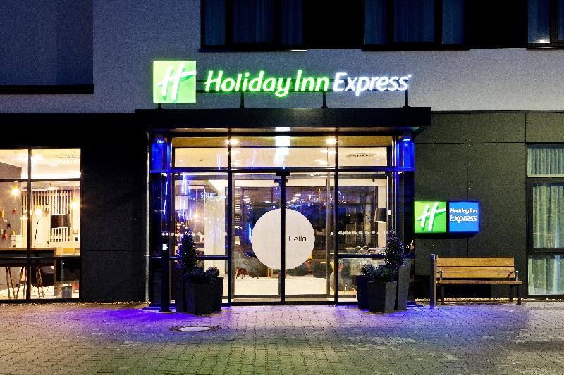 Отель Holiday Inn Express Oberhausen, An Ihg