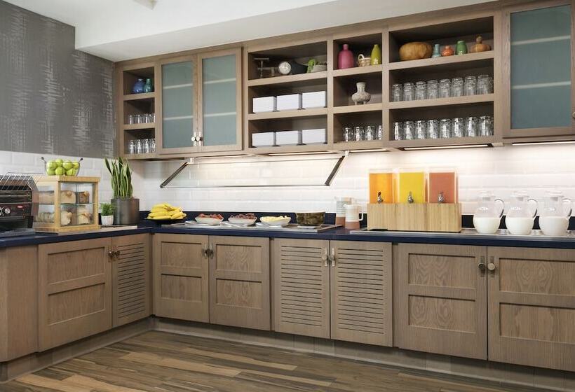 בית מלון כפרי Hyatt Place Santa Barbara