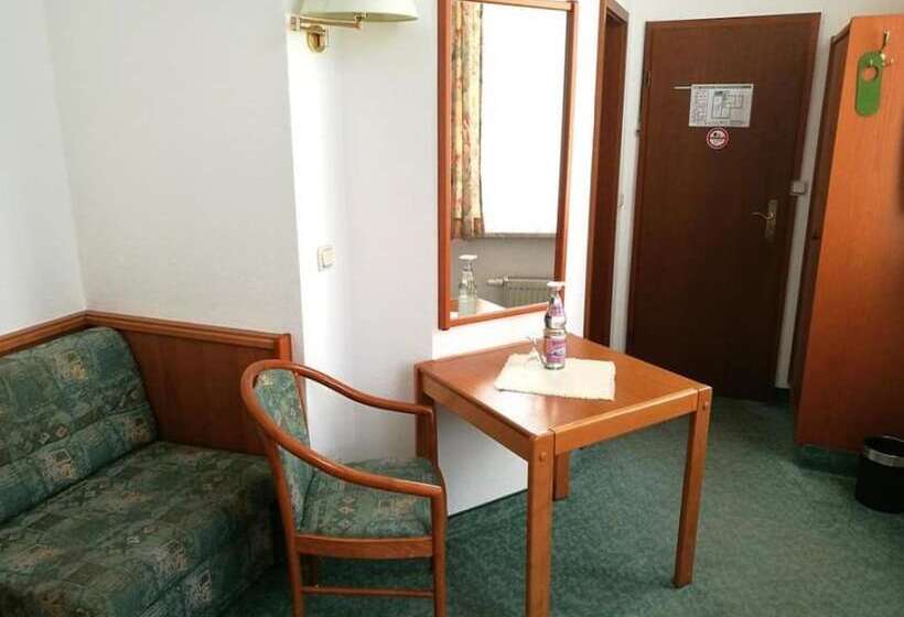 Отель Pension Am Kurpark