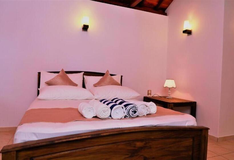 Отель Shenora Beach Resort