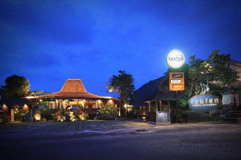 ホテル Taulan Villa By Social Hideout