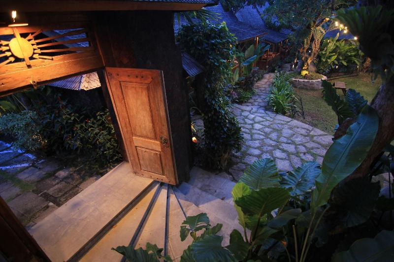 ホテル Taulan Villa By Social Hideout