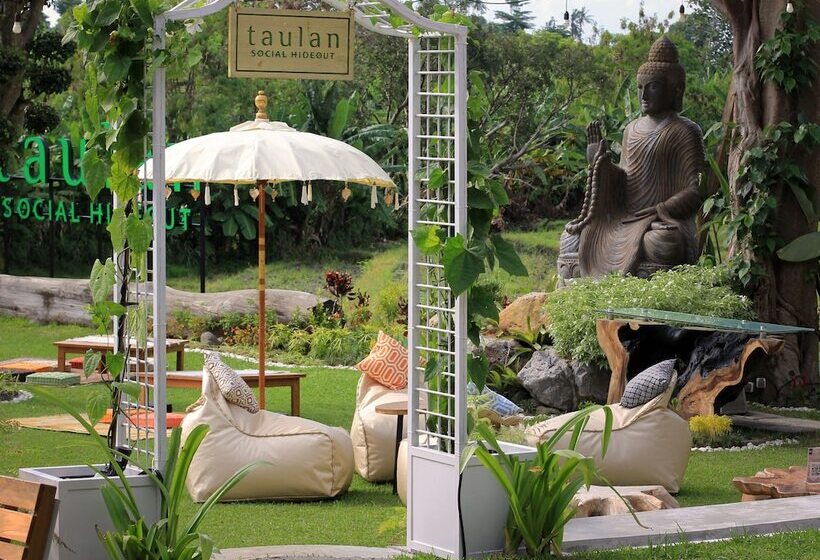 ホテル Taulan Villa By Social Hideout