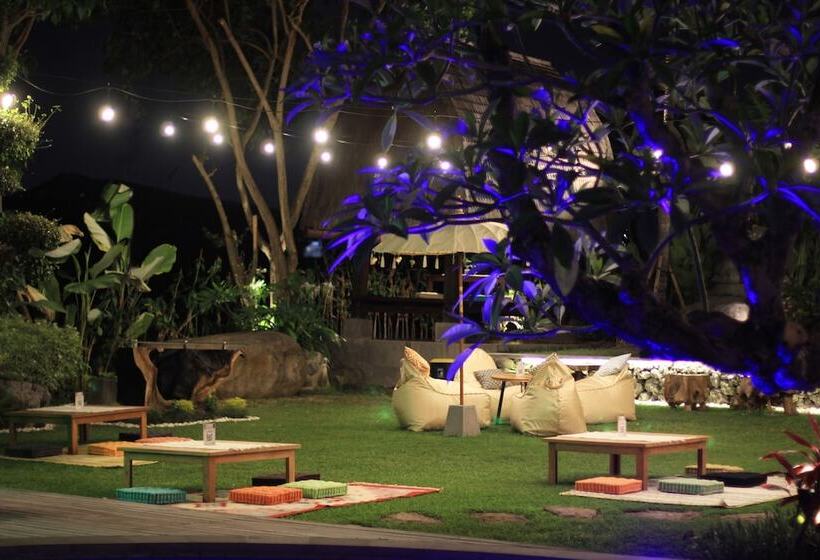 ホテル Taulan Villa By Social Hideout