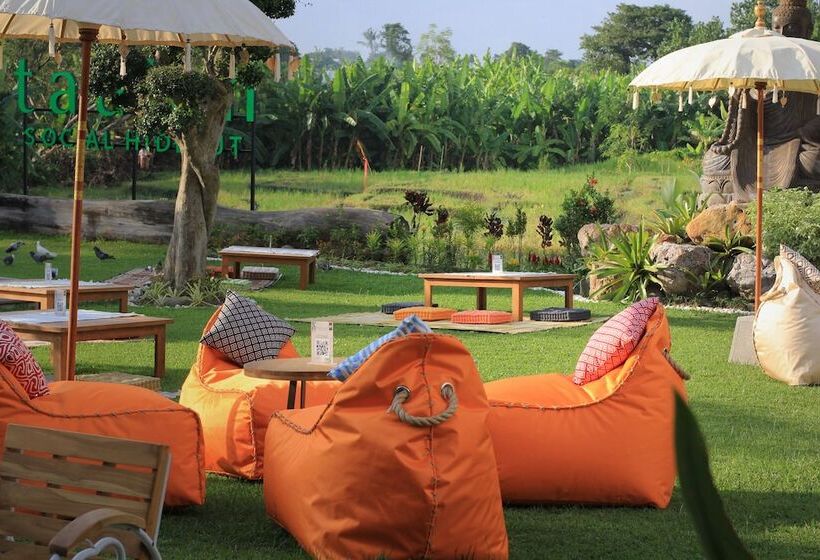 ホテル Taulan Villa By Social Hideout