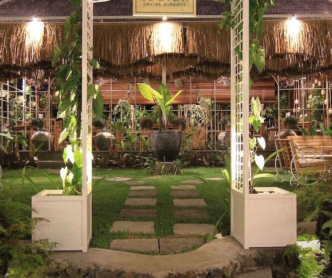 ホテル Taulan Villa By Social Hideout