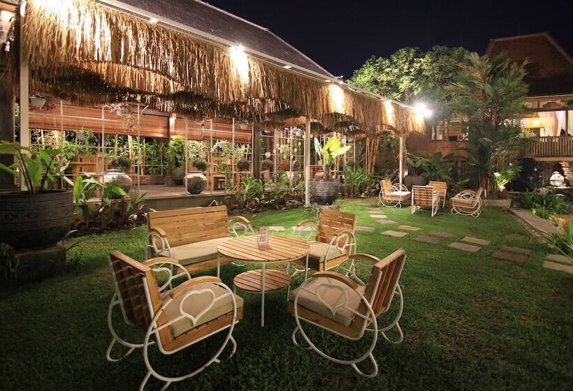 ホテル Taulan Villa By Social Hideout