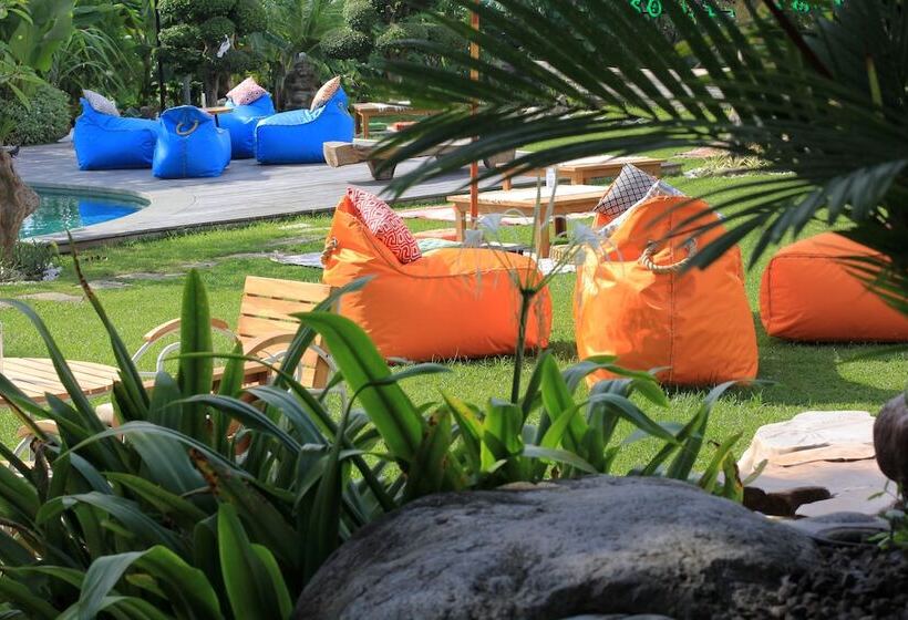 ホテル Taulan Villa By Social Hideout