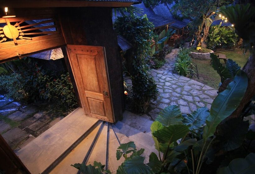 ホテル Taulan Villa By Social Hideout