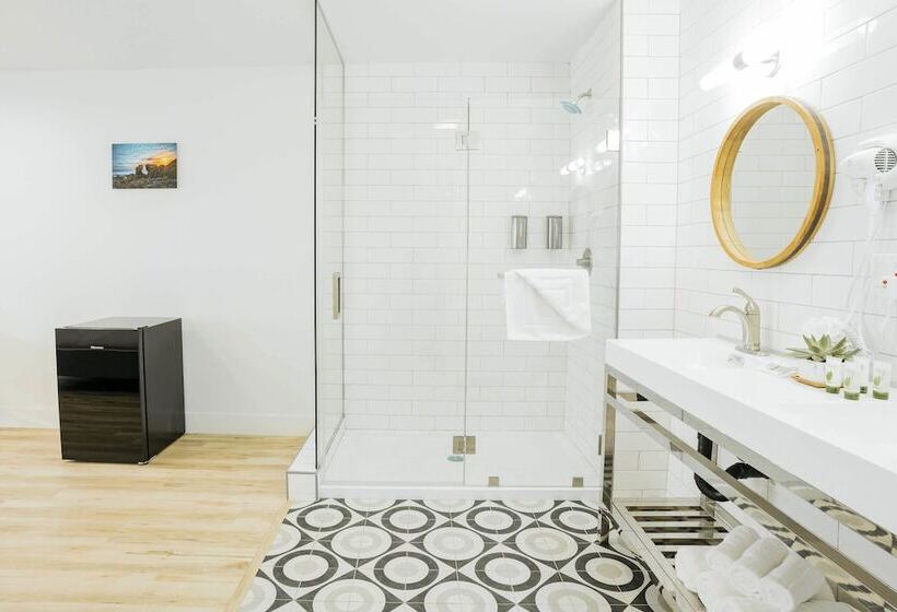 فندق The Belmont Shore Inn