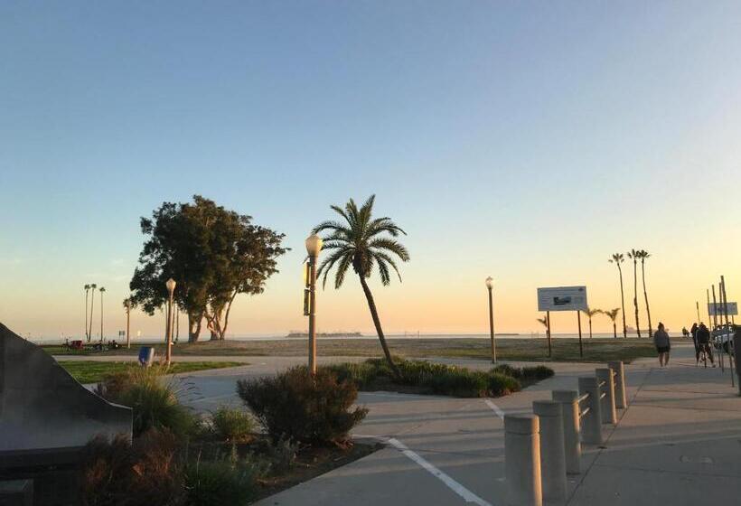 فندق The Belmont Shore Inn