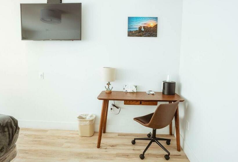 فندق The Belmont Shore Inn