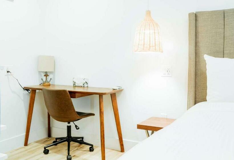 فندق The Belmont Shore Inn