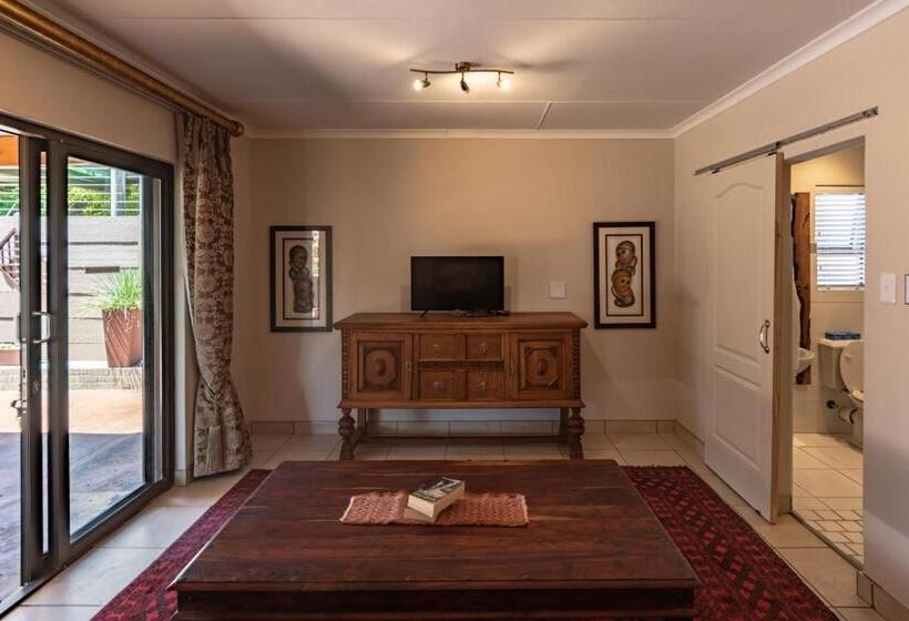 펜션 Antiqua Guest House