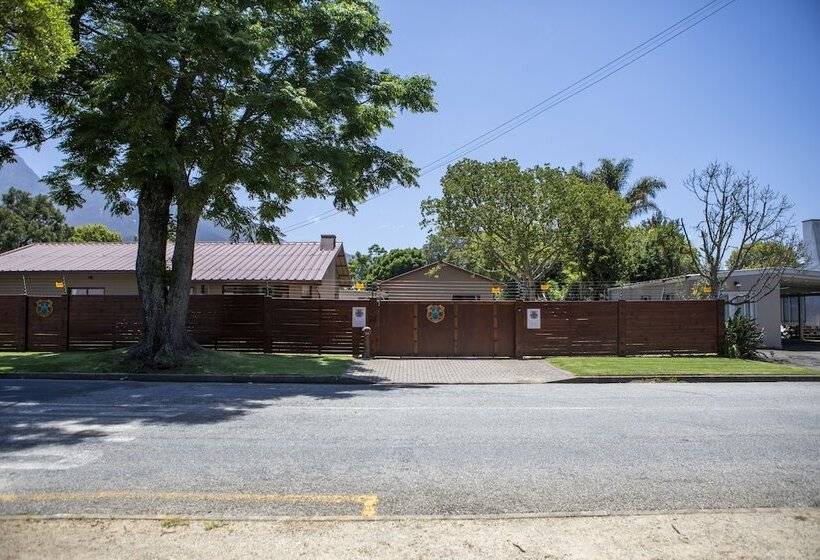 펜션 Antiqua Guest House