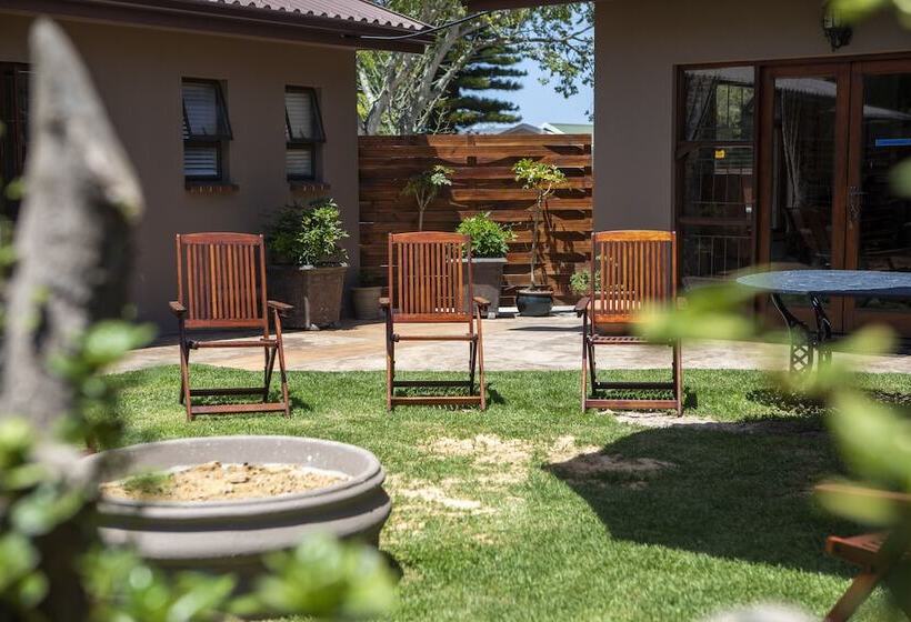 펜션 Antiqua Guest House