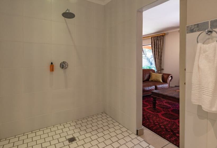 펜션 Antiqua Guest House