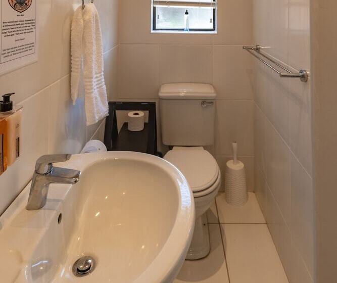 펜션 Antiqua Guest House