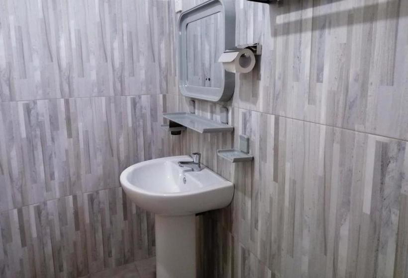 بنسيون Thuru Sisila Resort