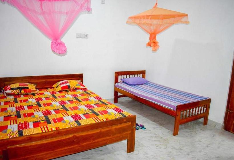 بنسيون Thuru Sisila Resort