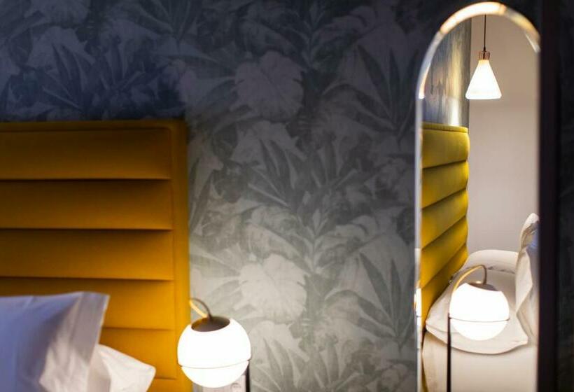 ホテル Javier Montero