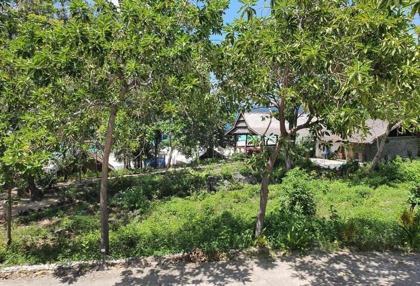 בית מלון כפרי Scuba Republic Beach Bungalows