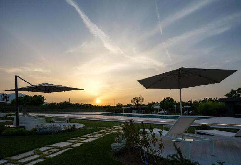 בית מלון כפרי Secret Garden Resort & Spa