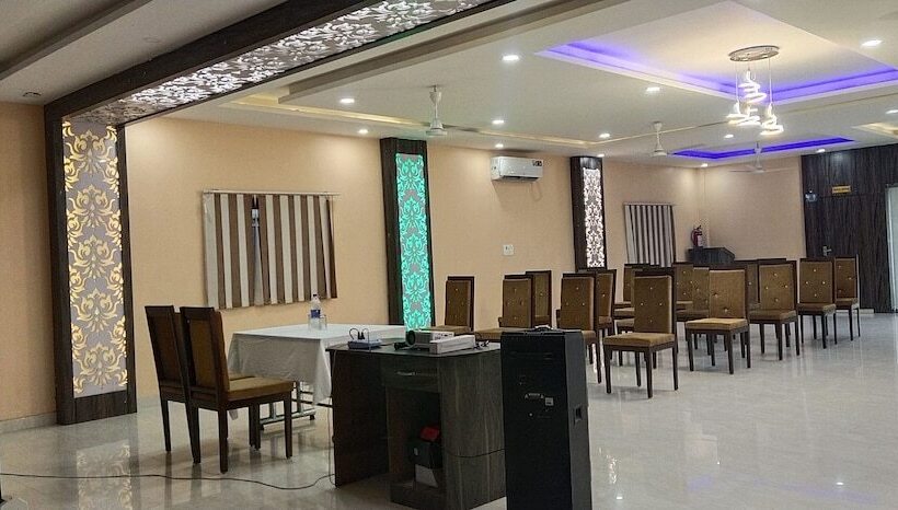 酒店 The Royal Buddha