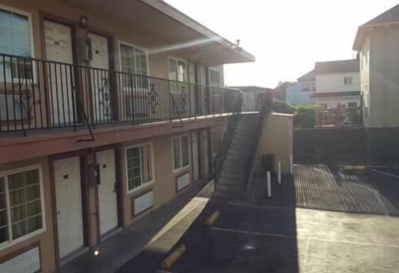 Palms Motel