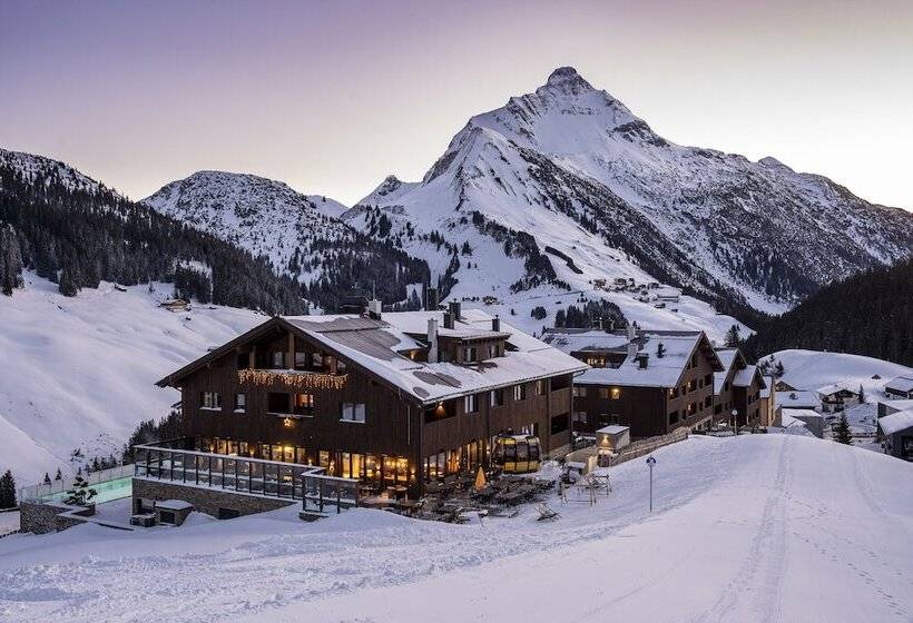 منتجع Alpenparks Hotel & Apartment Arlberg Warth Mit Pool
