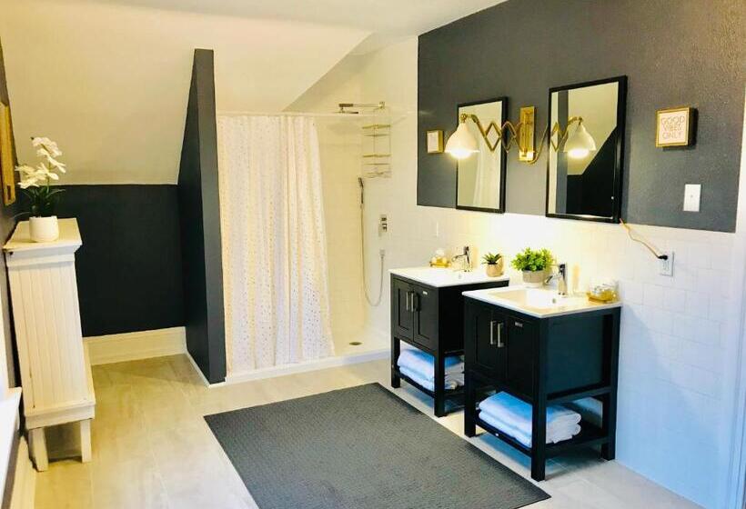 ユースホステル The Art Inn Seattle