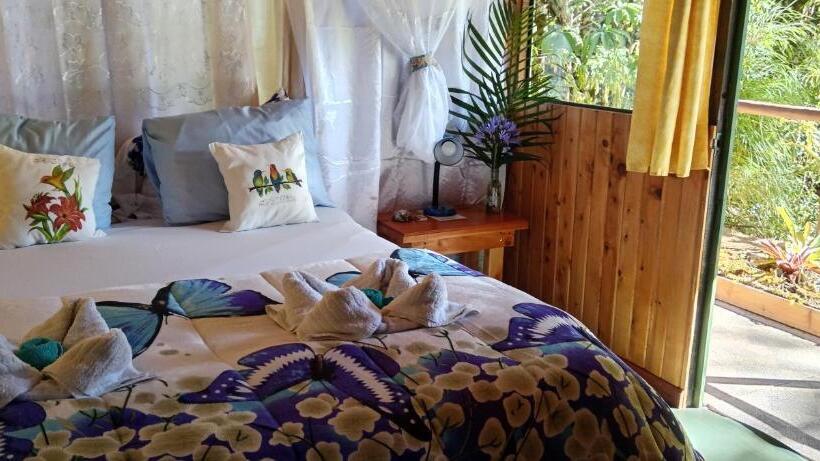 צימר Miriam S Quetzals Lodge