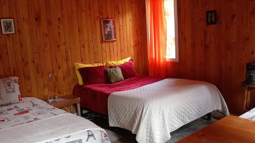 צימר Miriam S Quetzals Lodge