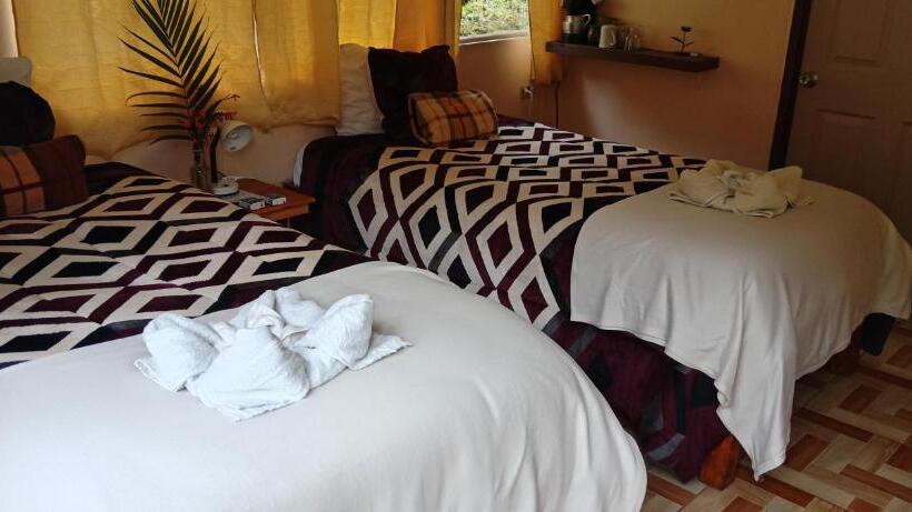 צימר Miriam S Quetzals Lodge