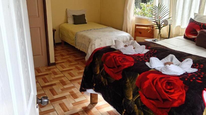 צימר Miriam S Quetzals Lodge