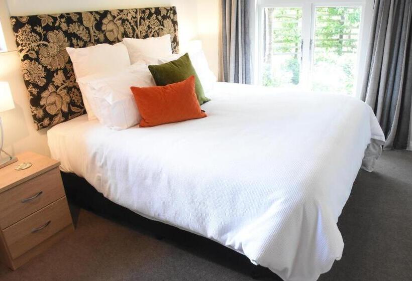 Bed and Breakfast Shy Cottage And Studio