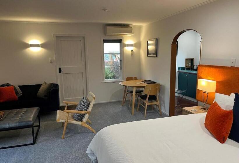 Bed and Breakfast Shy Cottage And Studio