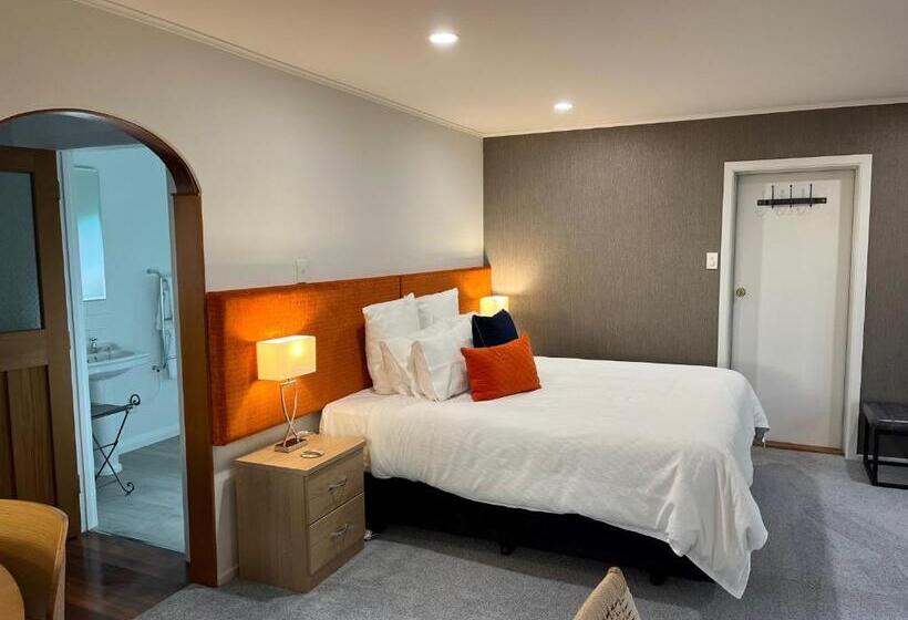 Bed and Breakfast Shy Cottage And Studio