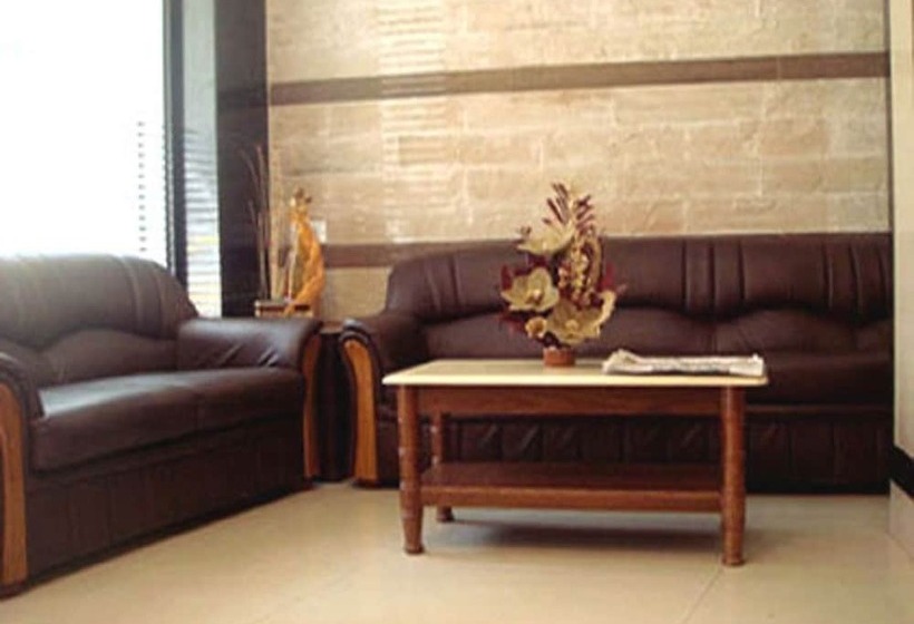 هتل Pushpak International