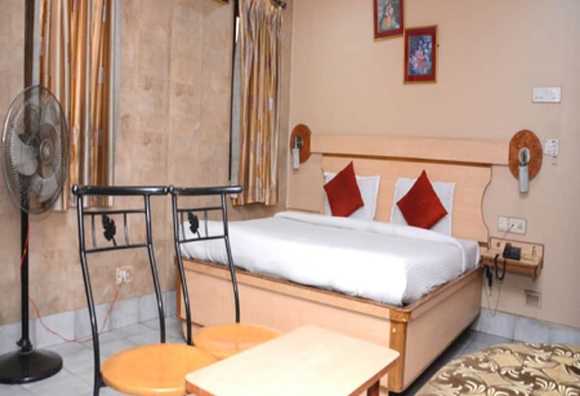 هتل Pushpak International