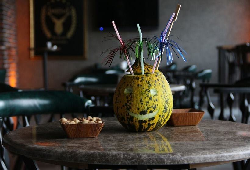 בית מלון כפרי Ramada By Wyndham Nigde