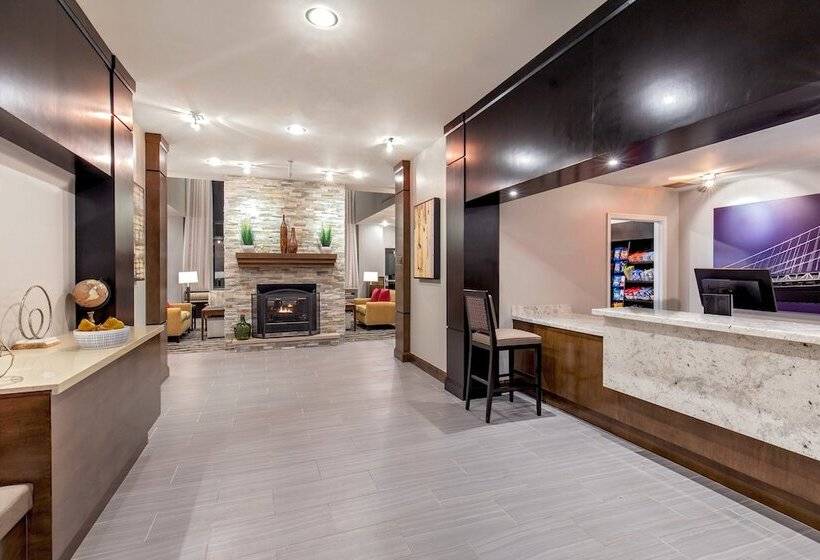 Отель Staybridge Suites Charlottesville Airport, An Ihg