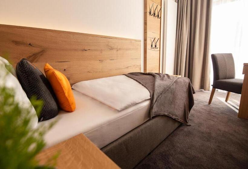 ホテル Tannenhaus