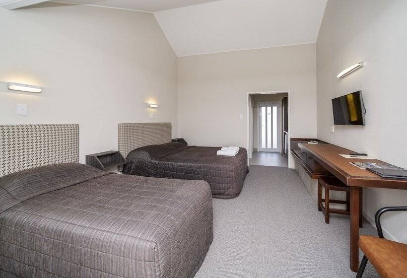 מוטל The Furlong