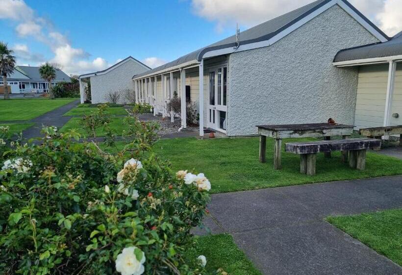 מוטל The Furlong