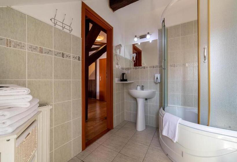 پانسیون Penzión Zemianska Kúria