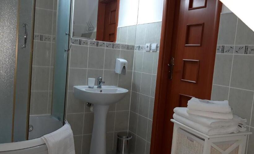 پانسیون Penzión Zemianska Kúria