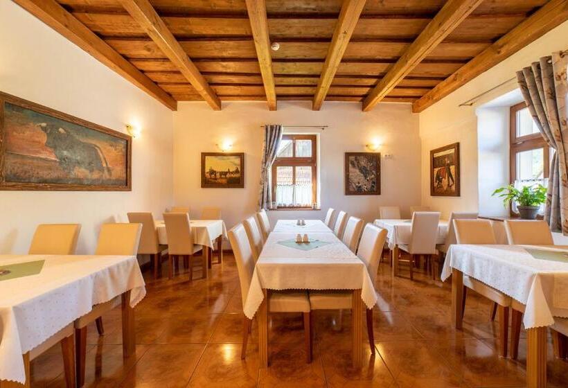 پانسیون Penzión Zemianska Kúria