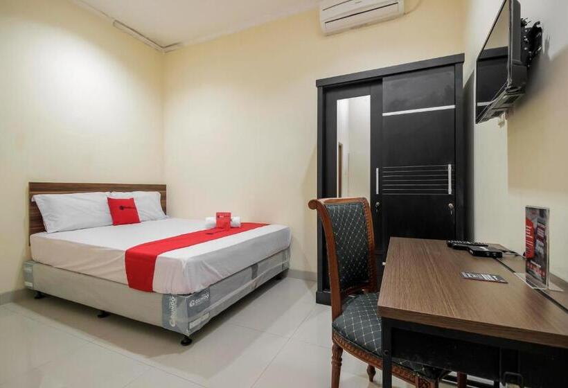 Пансион Reddoorz @ Meruya 2