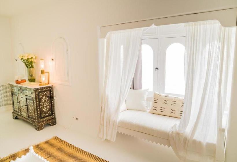 پانسیون Kahina Villa